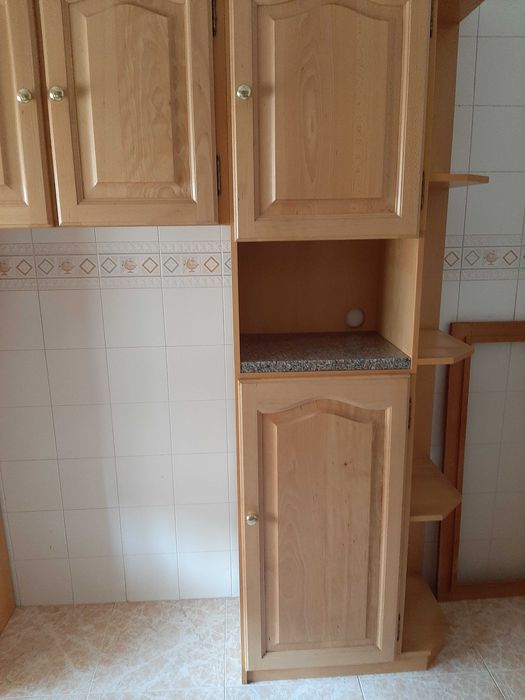 Móvel grande de cozinha