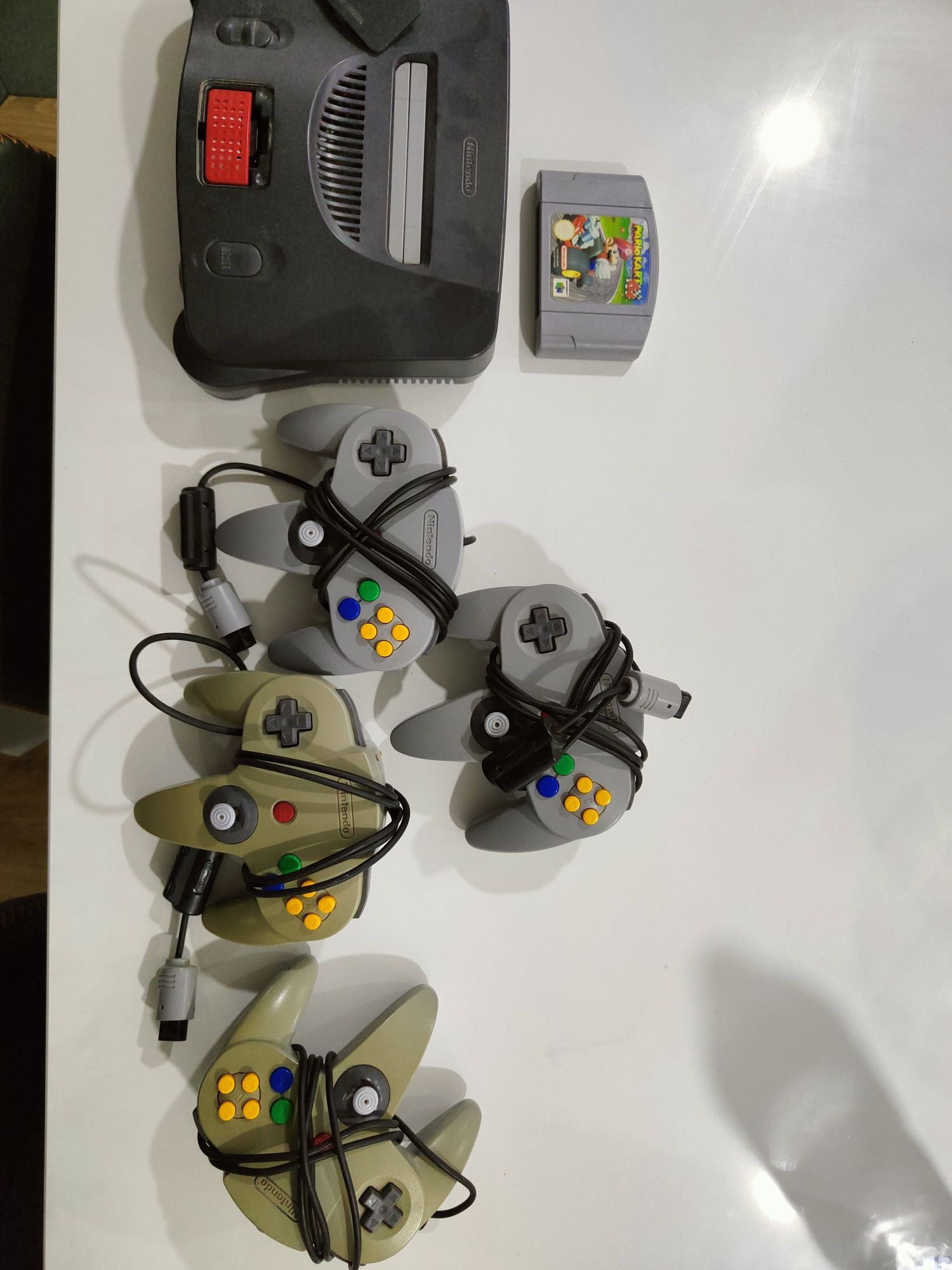 Nintendo 64 +4 contoladores + memory expention + mario kart