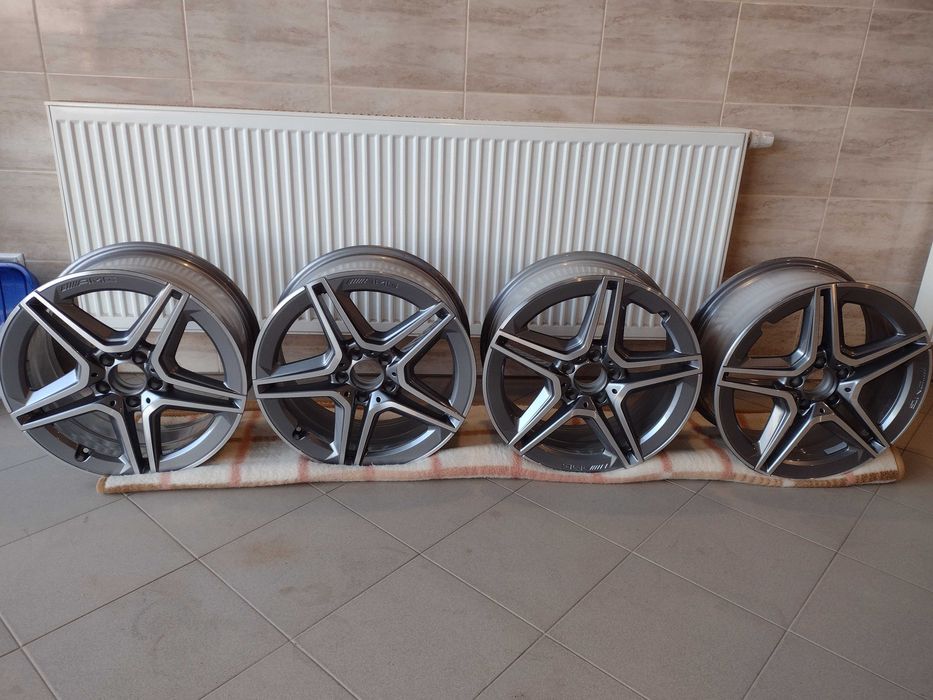 Stan idealny, Felgi AMG 18 cali + dekielki - oryginał Mercedes
