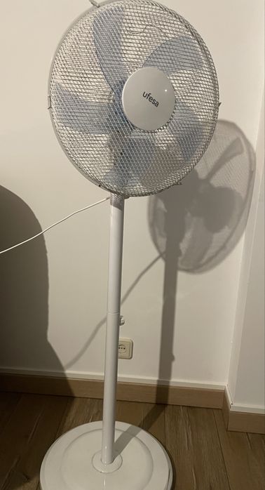 Ventoinha de pe Ufesa