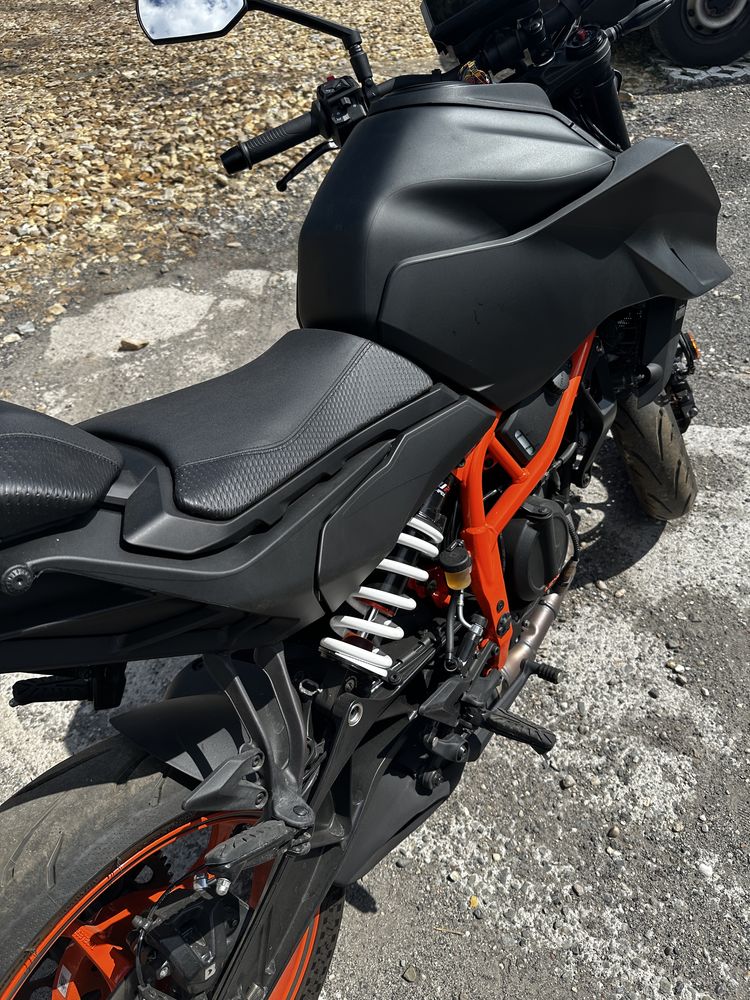 Ktm   Duke 125/390  praktyczne nowy !!!