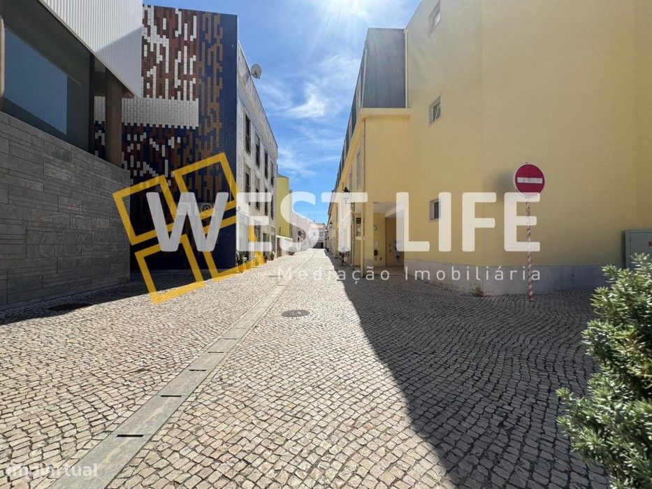 Espaço Comercial - Loja de 116m2 no Centro da Vila de Mafra