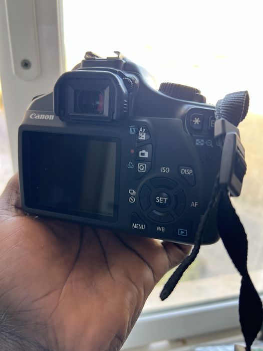 Camera profissional canon 1100D
