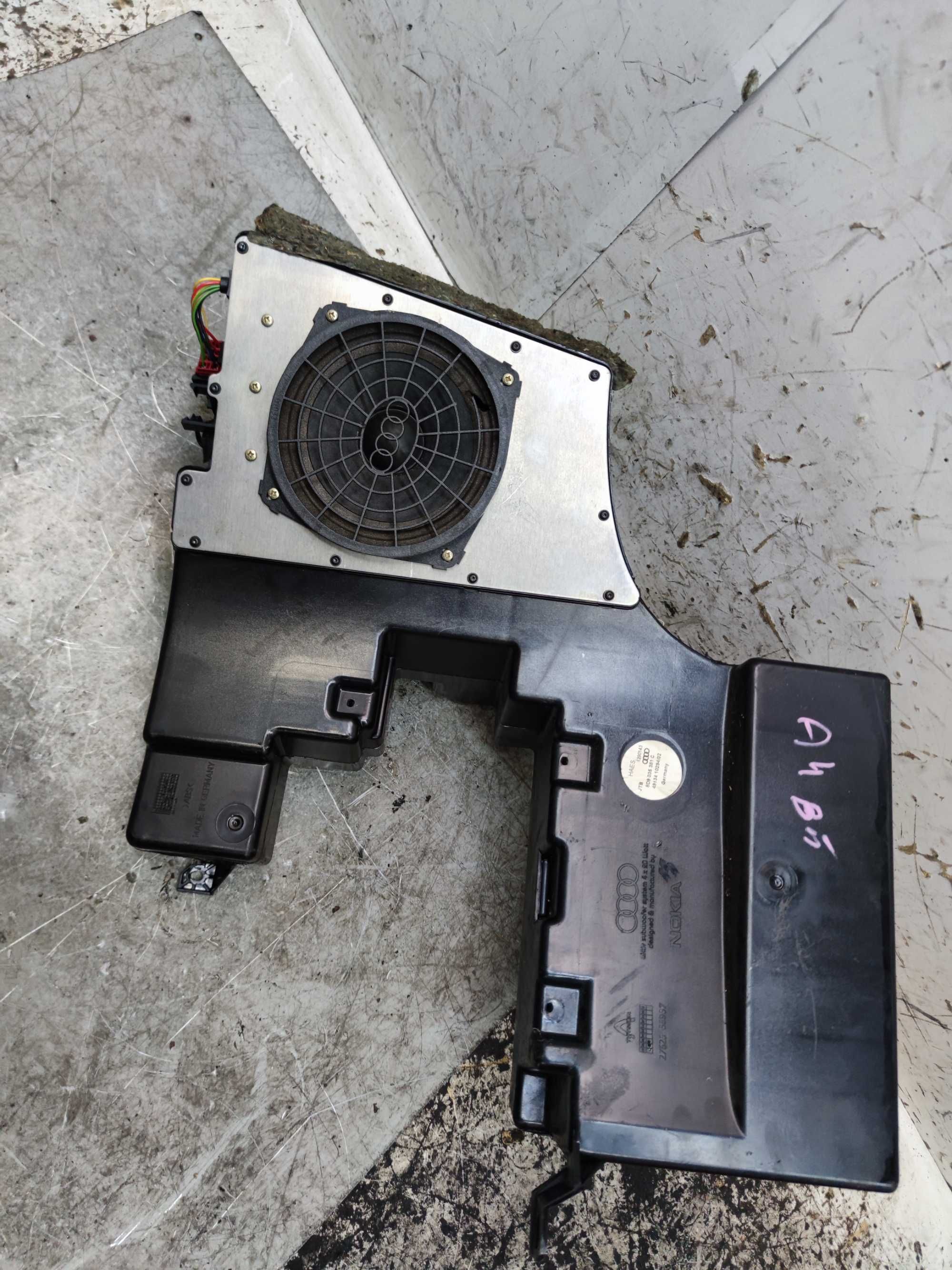 Audi A4 B5 Kombi Avant Subwoofer Głośnik