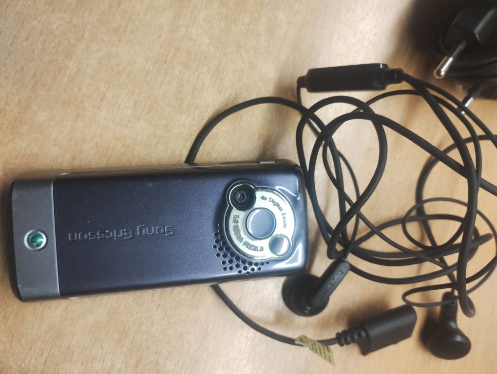 Sony    Ericsson