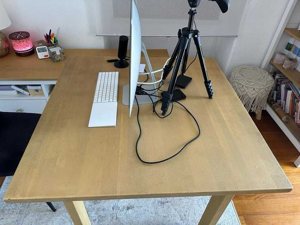 iMac desk/table perfect for computer work