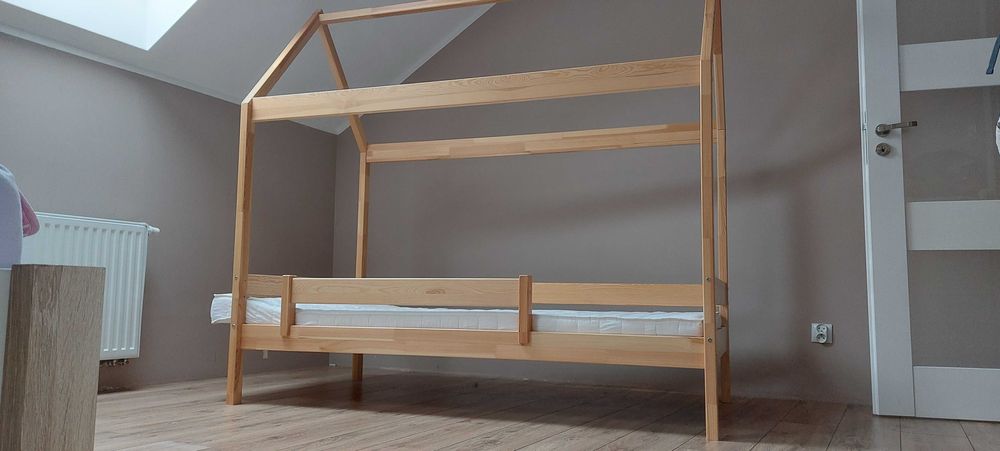 Łózko domek sosna 180x90 plus barierka
