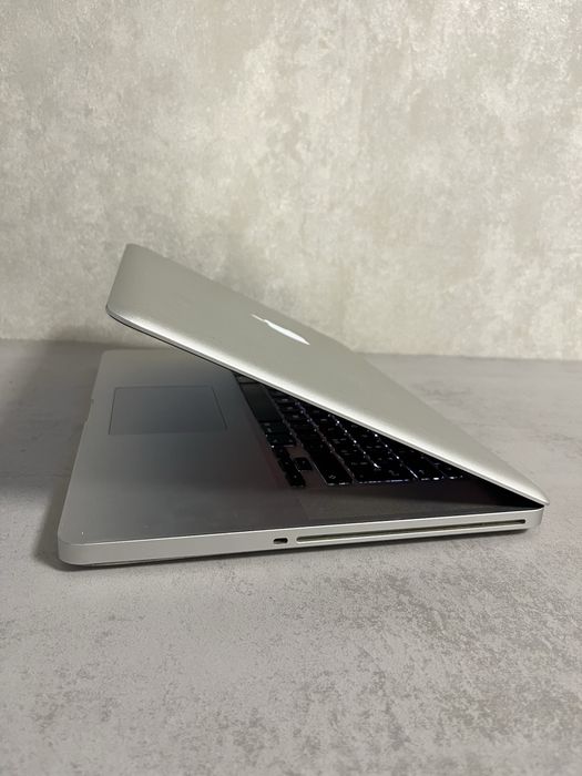 MacBook Pro 15” (A1286 / MacBookPro6,2)