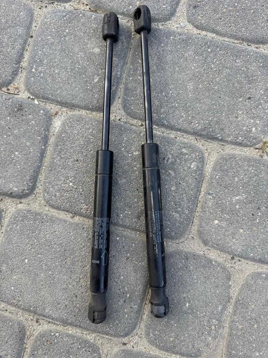 Siłownik maski przód L+P Land Rover Range Rover Evoque L538