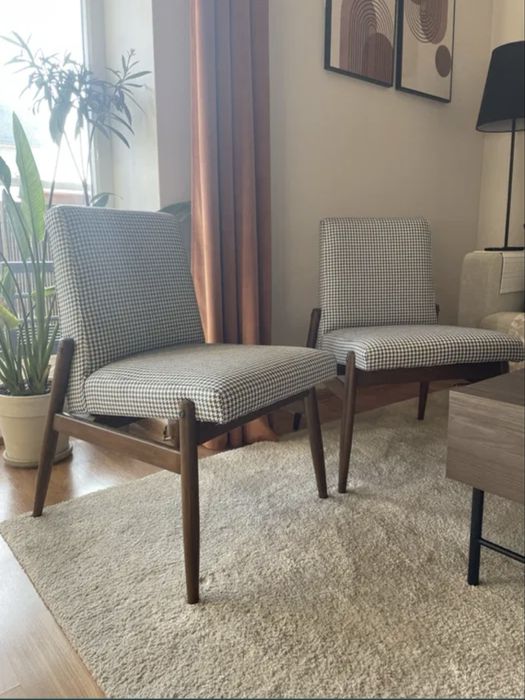 Fotele PRL po renowacji