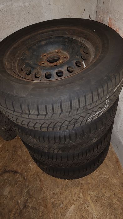 Felgi stalowe z czujnikami 16" 5x114,3 opony zimowe 215/65 SUV