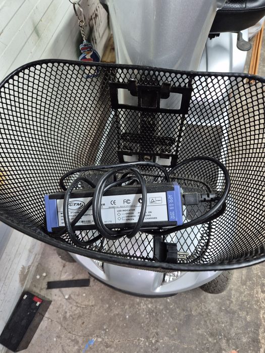 Wózek inwalidzki elektryczny INVACARE LEO