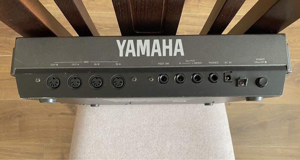 Music sequencer Yamaha QY700, музикальний секвенсер, обладнання