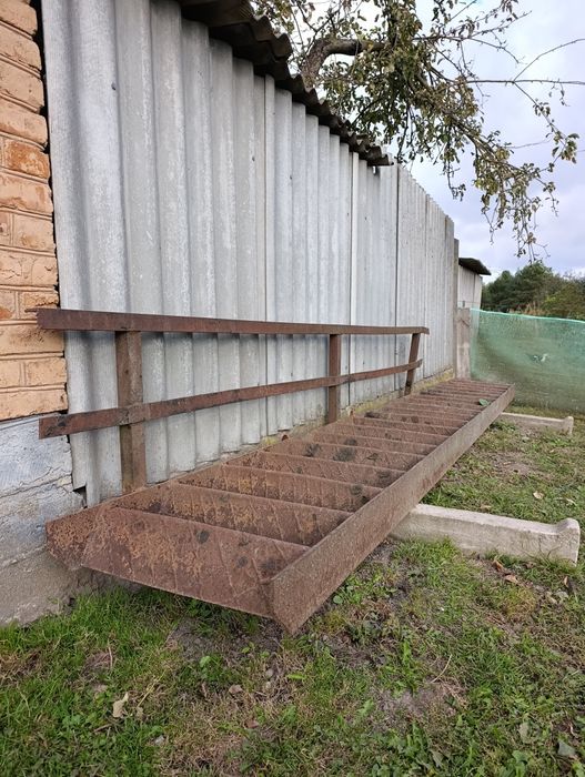 Металева зварна драбина, сходи.