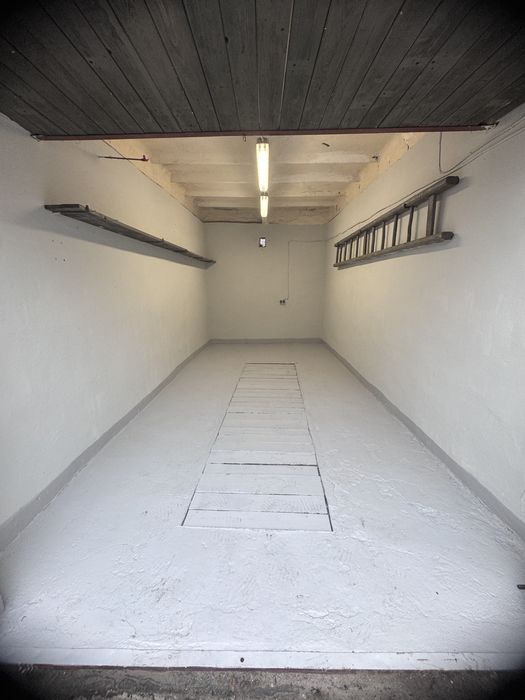 Garaż murowany z kanałem i prądem