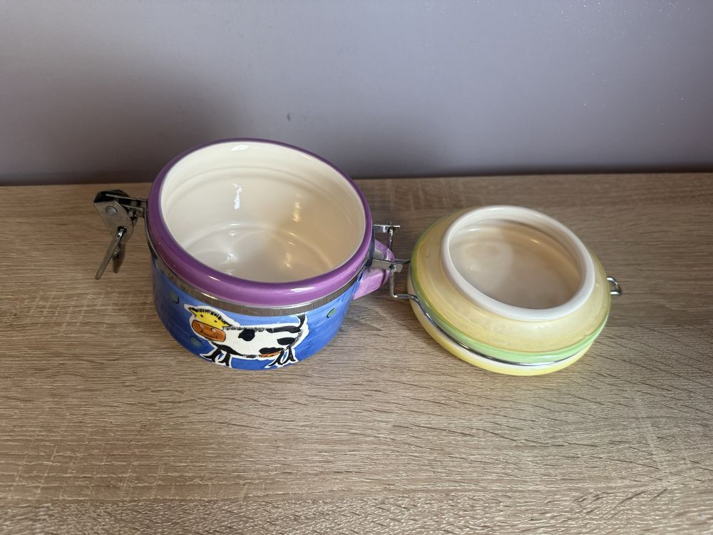 Ceramiczny pojemnik kuchenny z hermetycznym zamknięciem