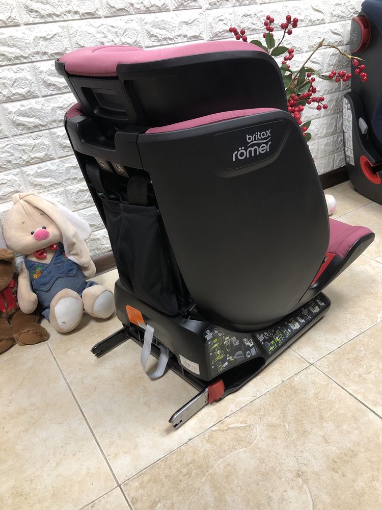 Автокрісло Britax Romer ADVANSAFIX IV M  Група 1/2/3 (9-36кг)