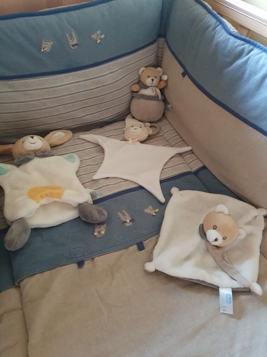 Berço para bebé em madeira