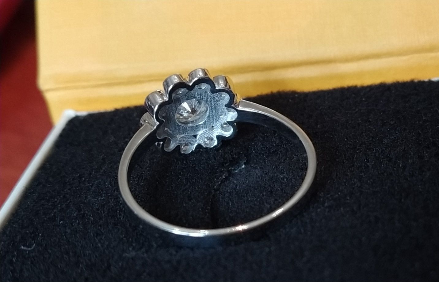 Кольцо с бриллиантами 0.70 карат