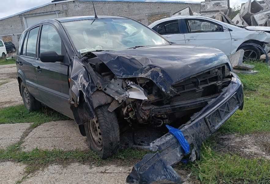 Кузов Ford Fusion 2004 и 2007 1.4 бенз черный. Разборка Ford Fusion