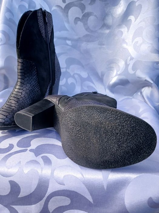 Нові черевики жіночі демісезонні