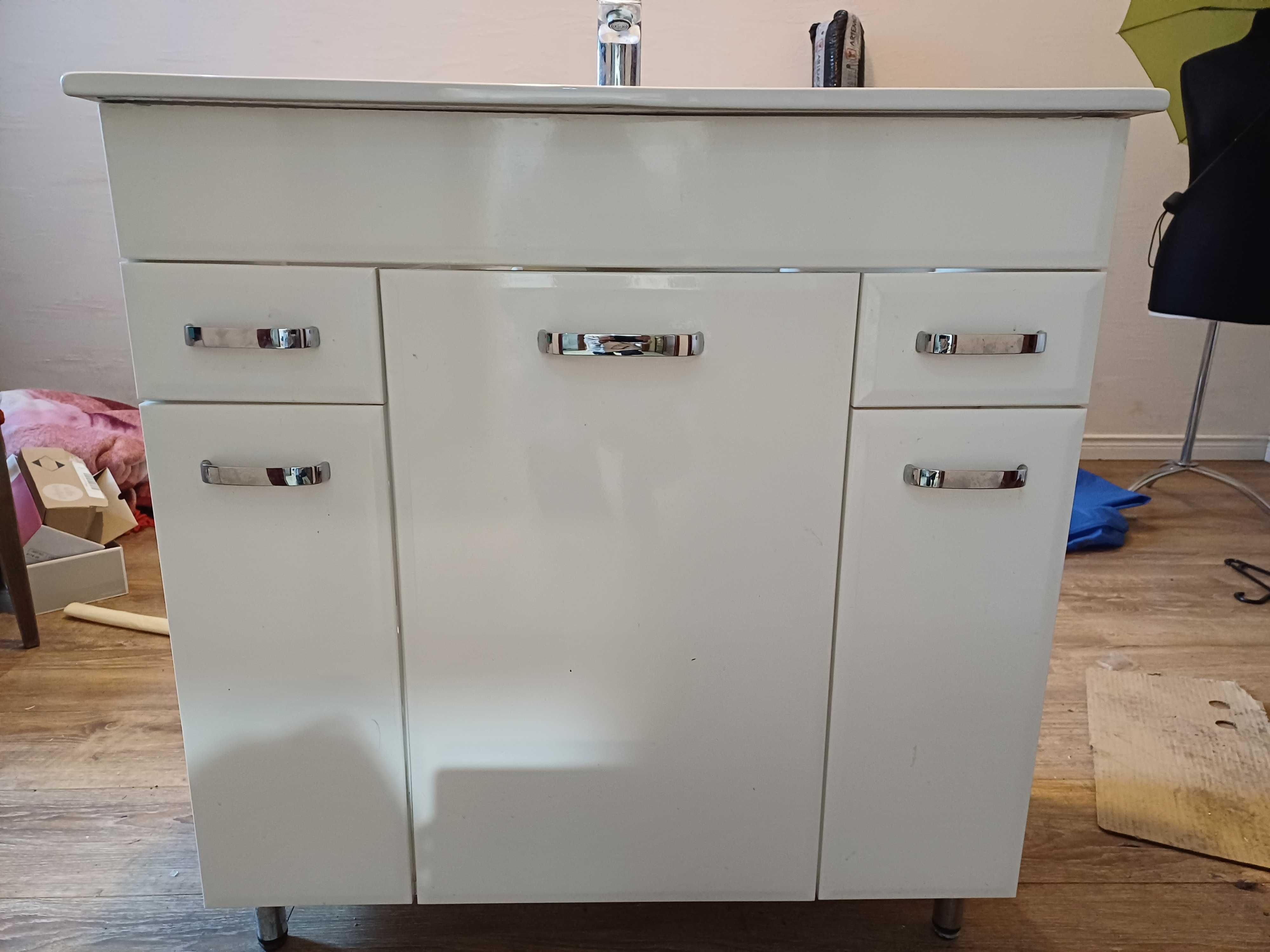 Szafka łazienkowa z umywalka 80 cm szer