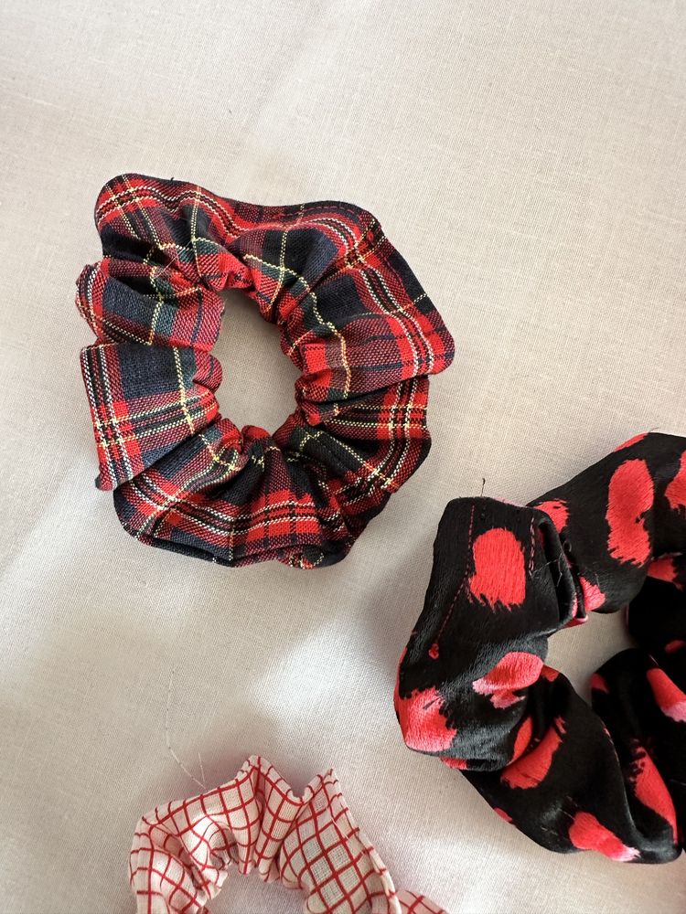 6 scrunchie motifs vermelho
