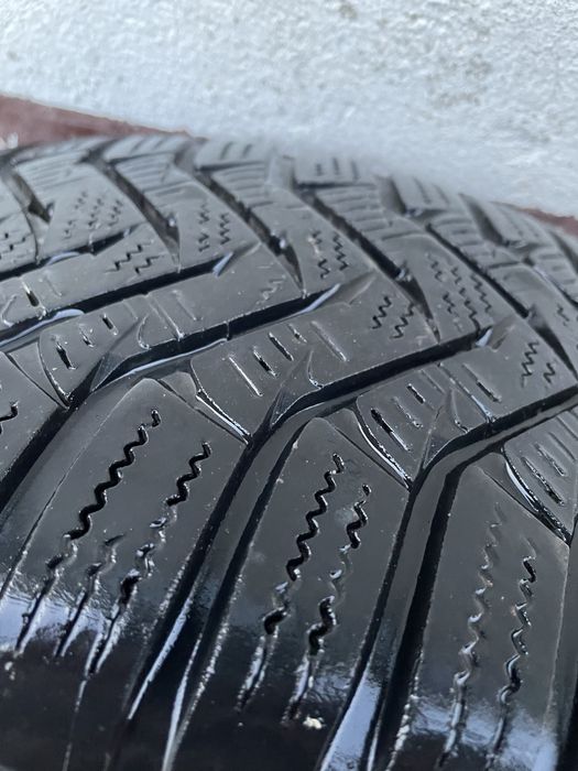 Opony zimowe 215/60R16 z felgami