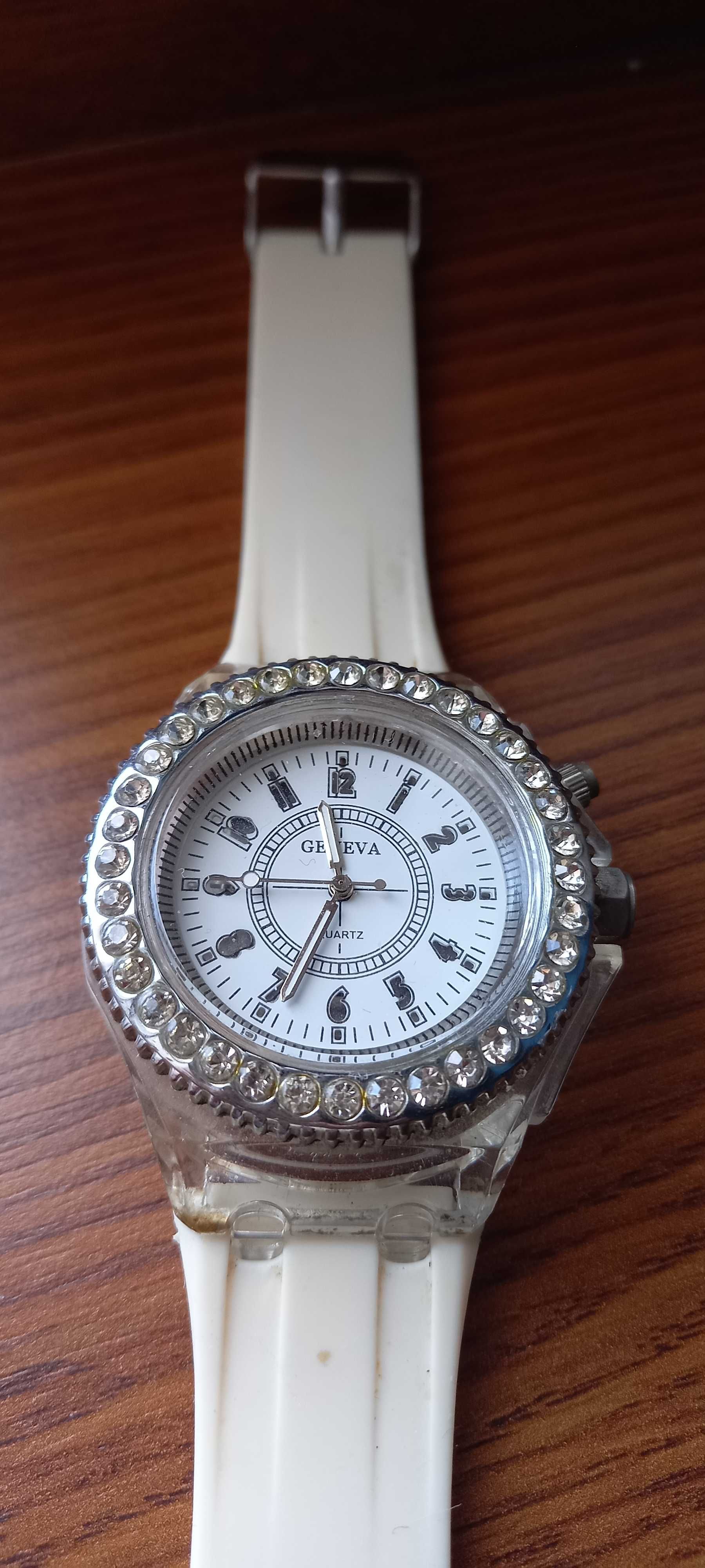 Часы женские Geneva Quartz б/у