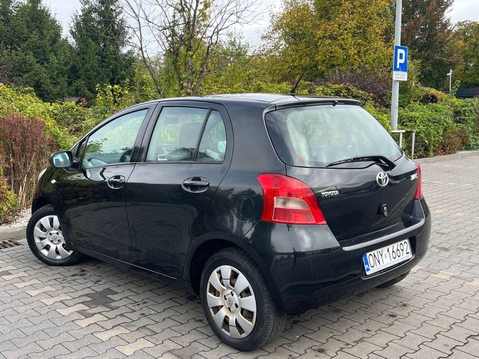 Toyota Yaris 1.0b // Super Stan // Zadnany // Oszczedny // Gwarancja