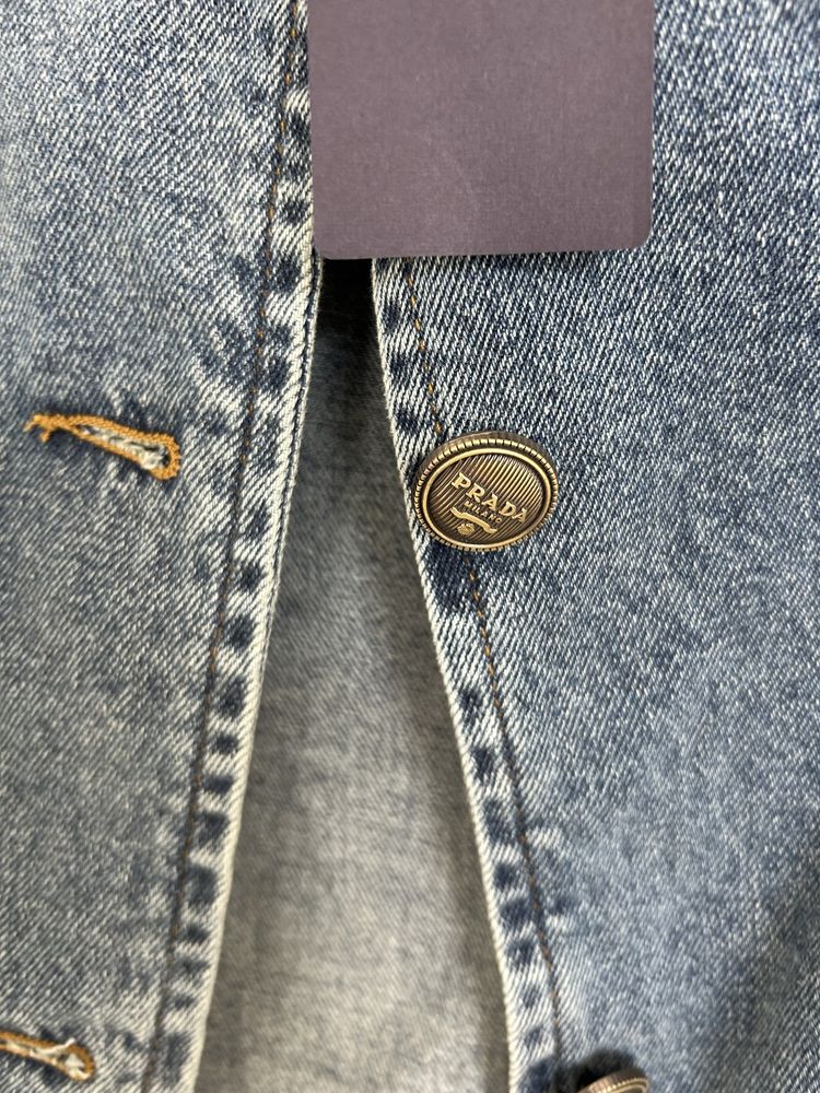Blusão jeans novo com etiqueta