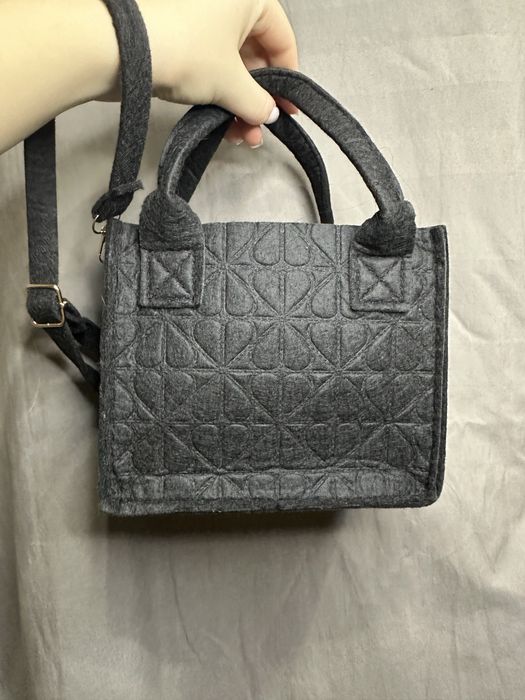 Сумка нова до неї іде кошильок одх доствка не працює