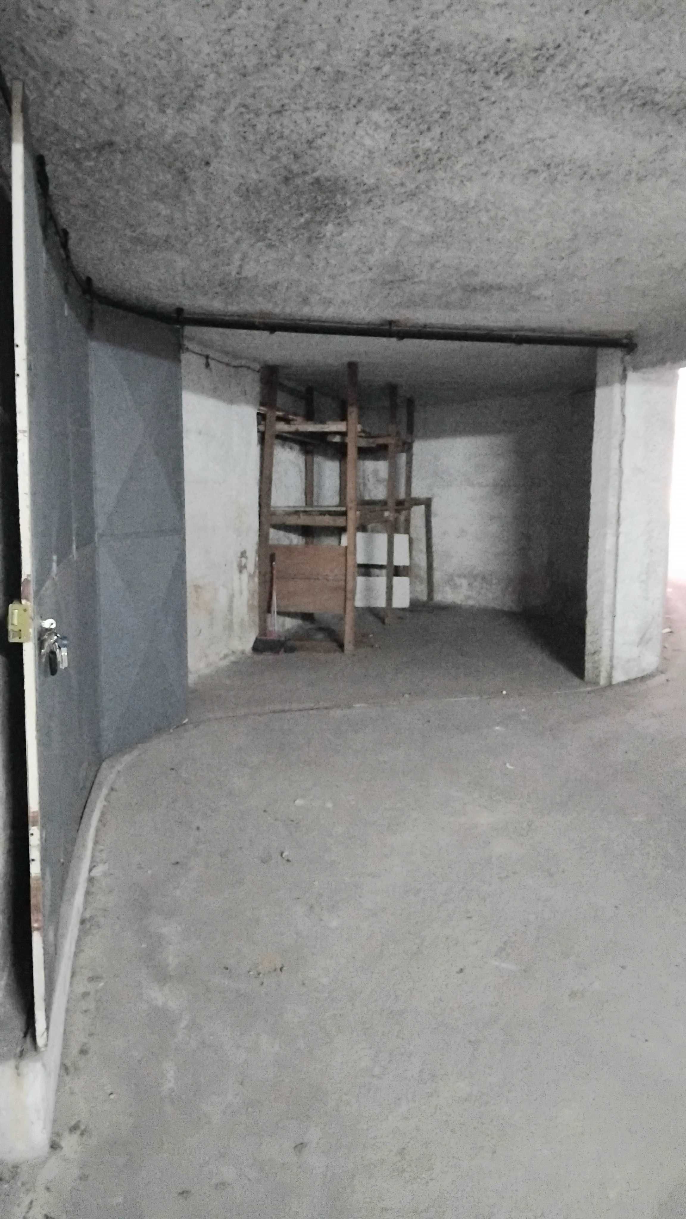 Arrenda-se Garagem Box para 1 Viatura Pequena - Póvoa de Varzim