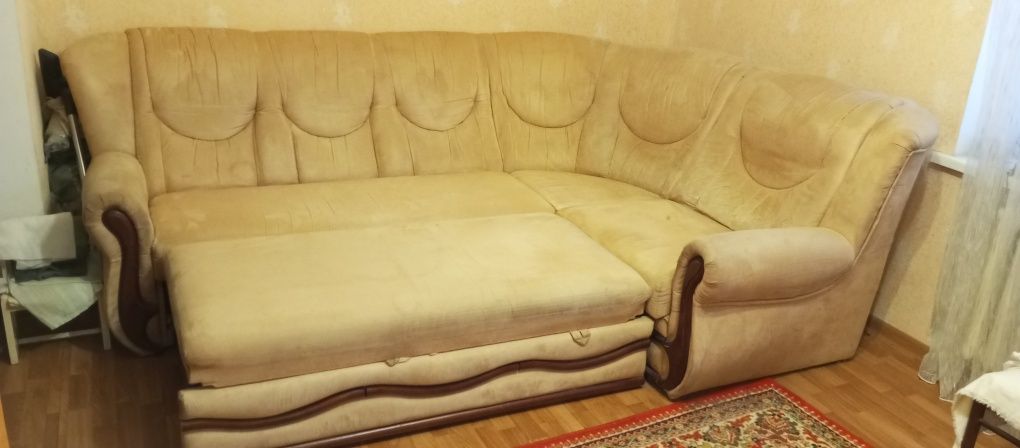Продам диван угловой