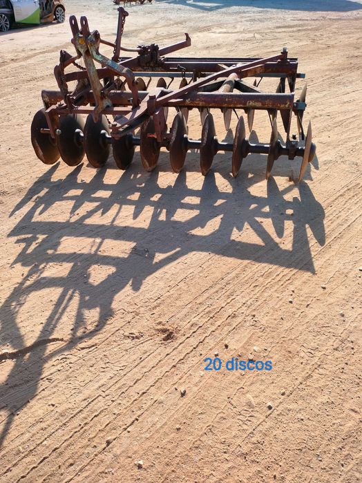 Grade de discos a trabalhar