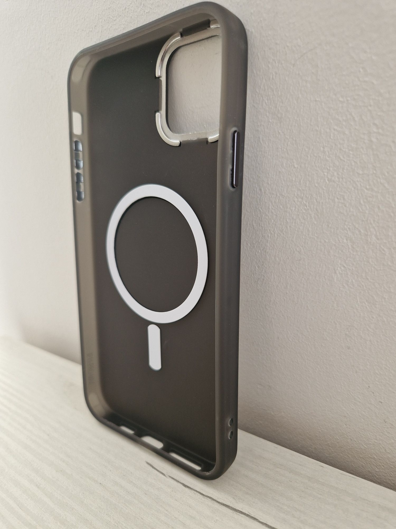 Magnetic Frosted Case do Iphone 11 Pro Max Czarny