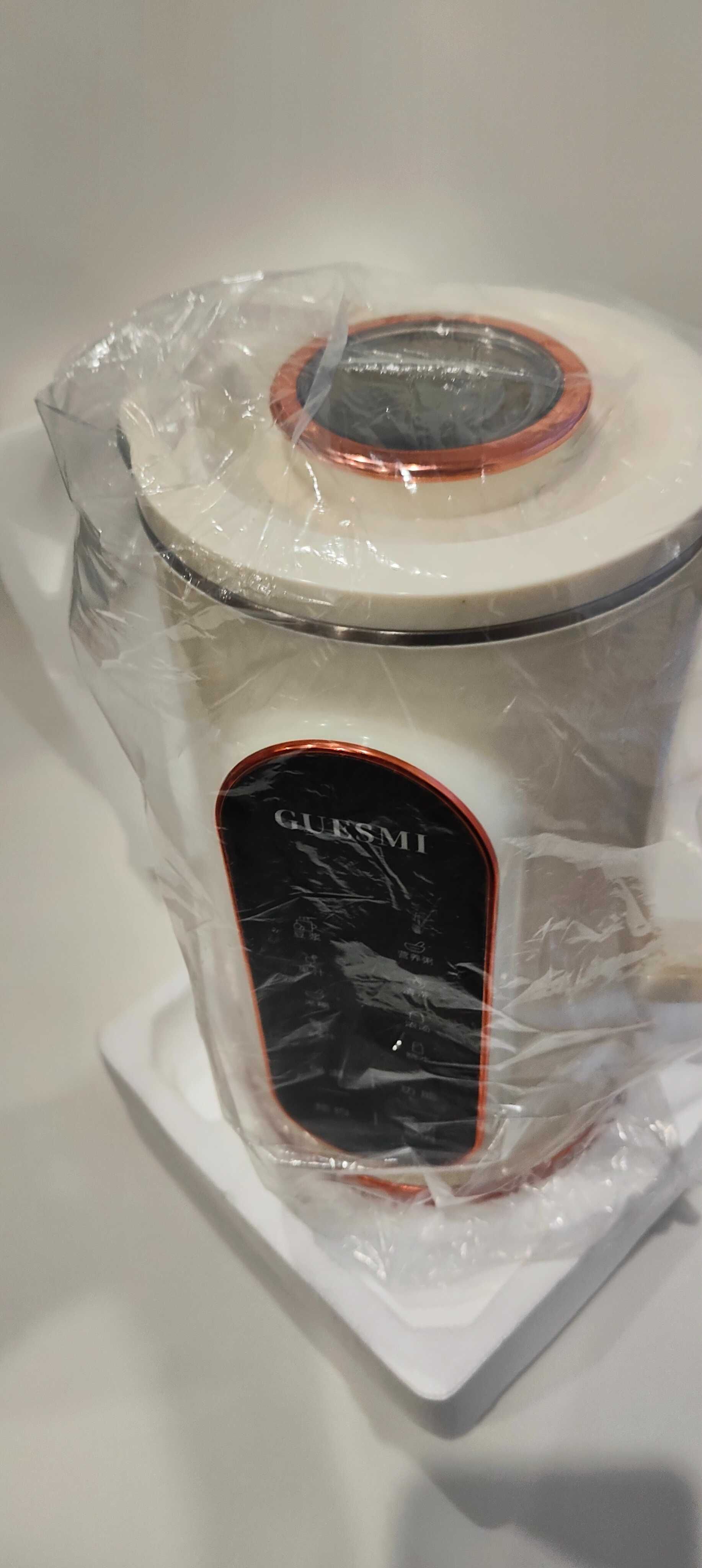 Máquina para preparar leite vegetal