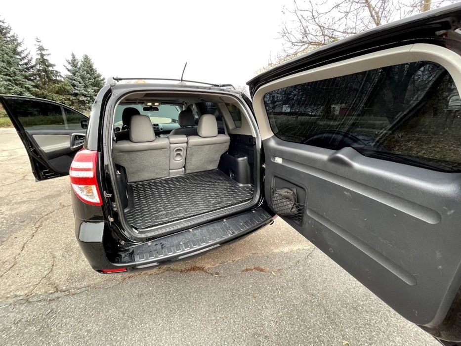 Продається Toyota RAV4 2012