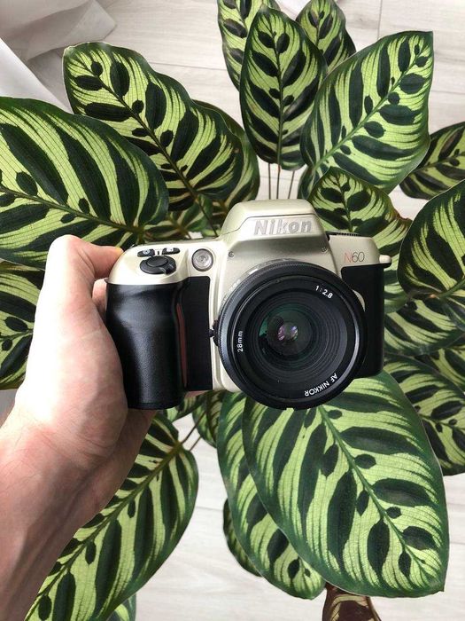 Фотокамера Nikon n60 Обєктив Nikkor AF 28mm f2.8
