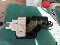 Blokada zamek drzwiczek pralki Electrolux intuition da063663