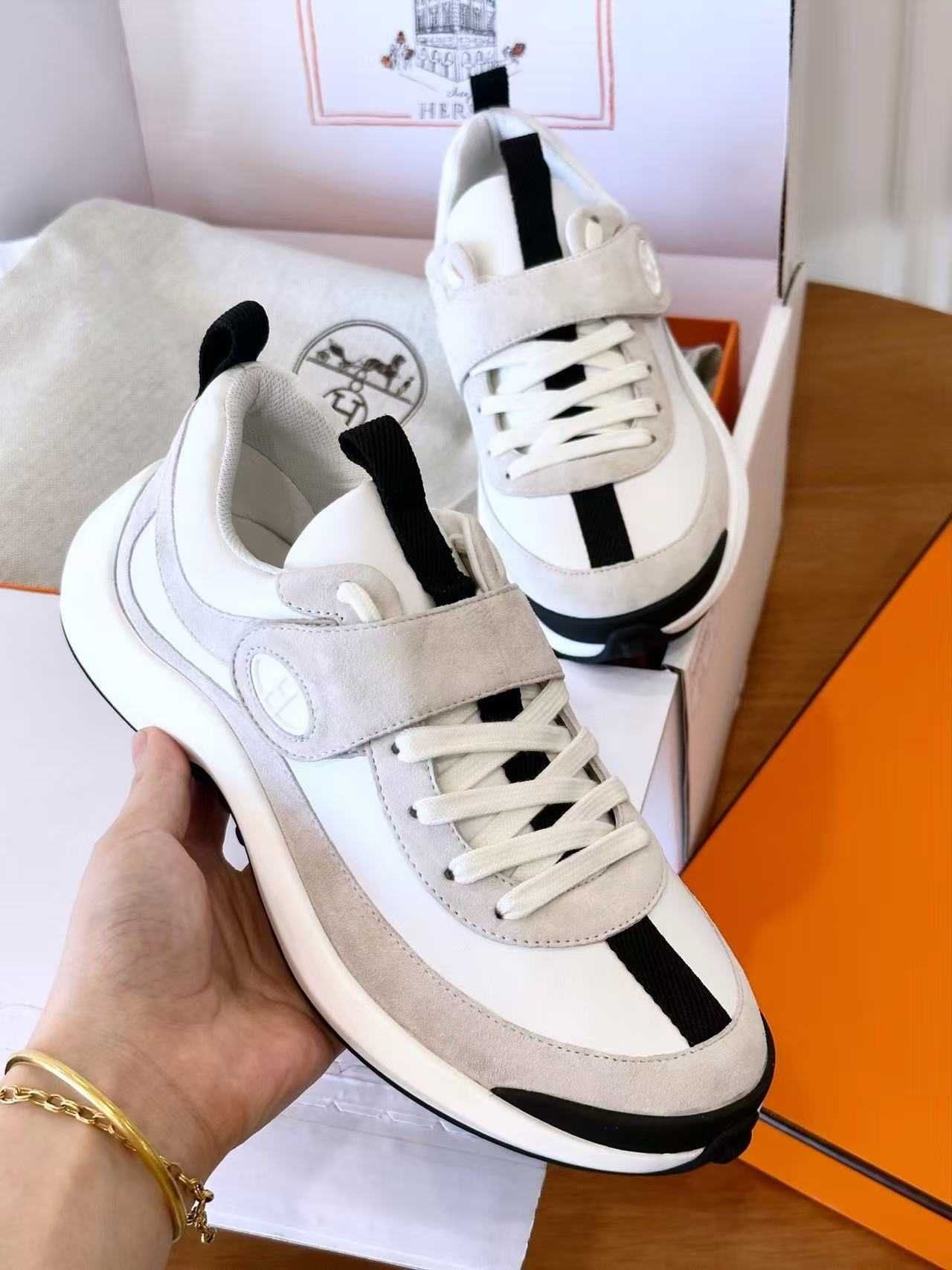 Sapatilhas HERMES Loop Pele Bovino - Personalização Disponível