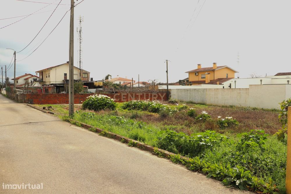Terreno á venda na Rua das Arroteias em Avanca