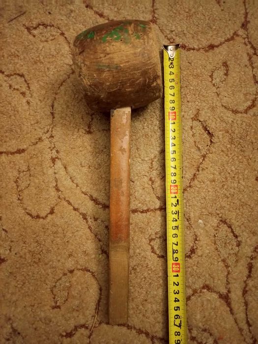 Дерев'янна столярна киянка.