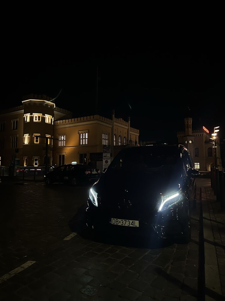 Przewozy osobowe/transfery lotnisowe/obsługa eventów/przejazdy VIP