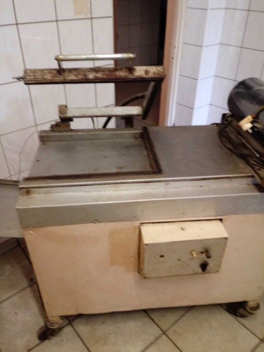 Zgrzewarka kątowa z tunelem grzewczym obkurczającym