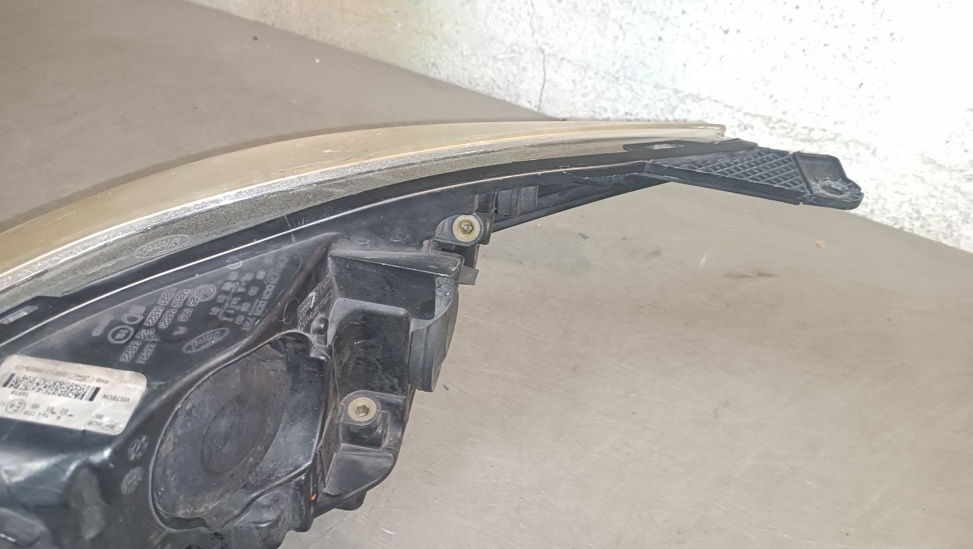 Vendo farol direito de Ford focus MK 3 ano 2011/14