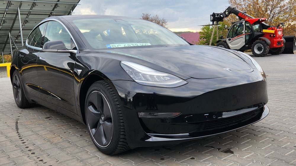 Tesla Model 3 Long Renge