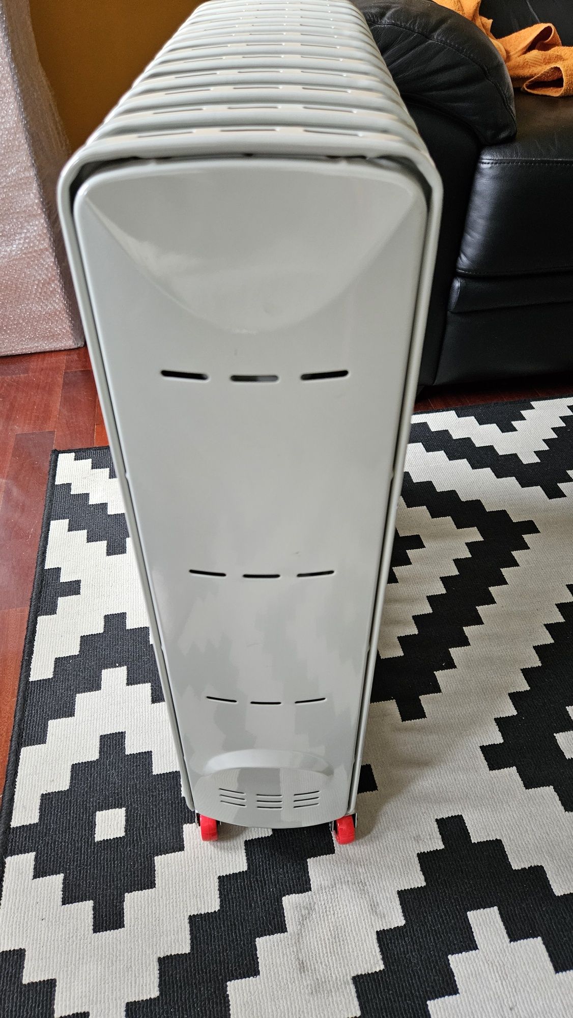 Aquecedor a óleo Delongui 2500W TRRS1225C