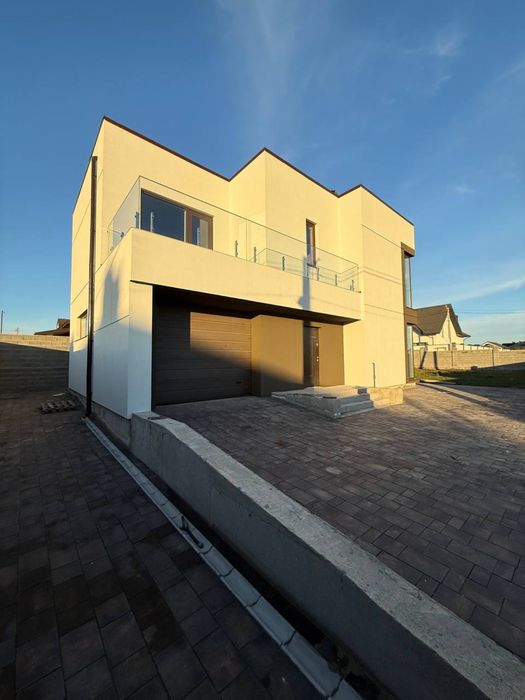 Чудовий 3К будинок в тихому районі!