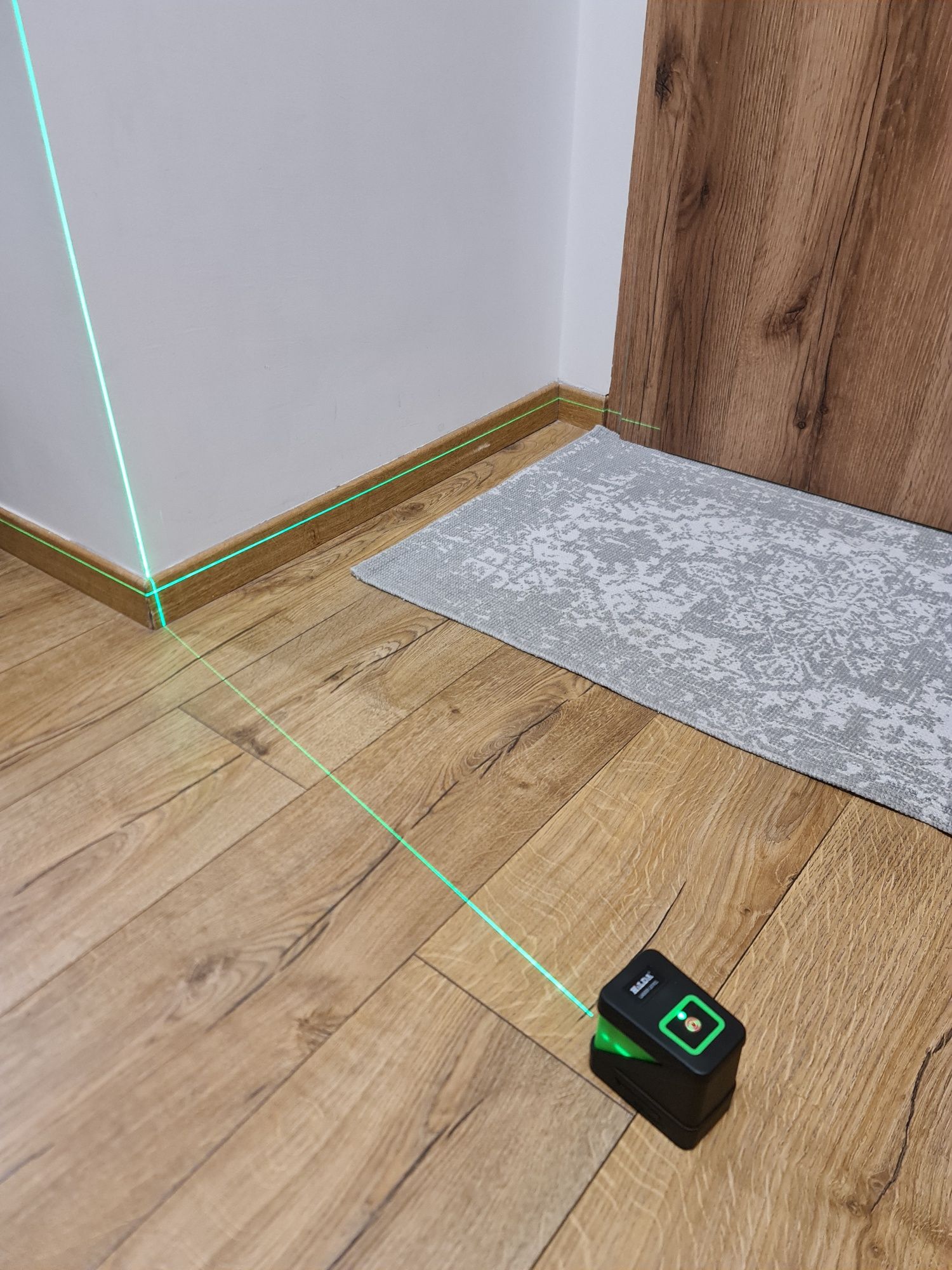 Laser krzyżowy HILDA KTLS217 nowy kompletny zestaw uchwyt magnetyczny